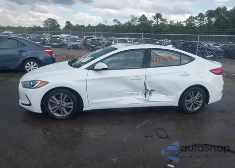 2018 Hyundai Elantra Value Edition z USA, uszkodzony, nr VIN 5NPD84LF3JH385172